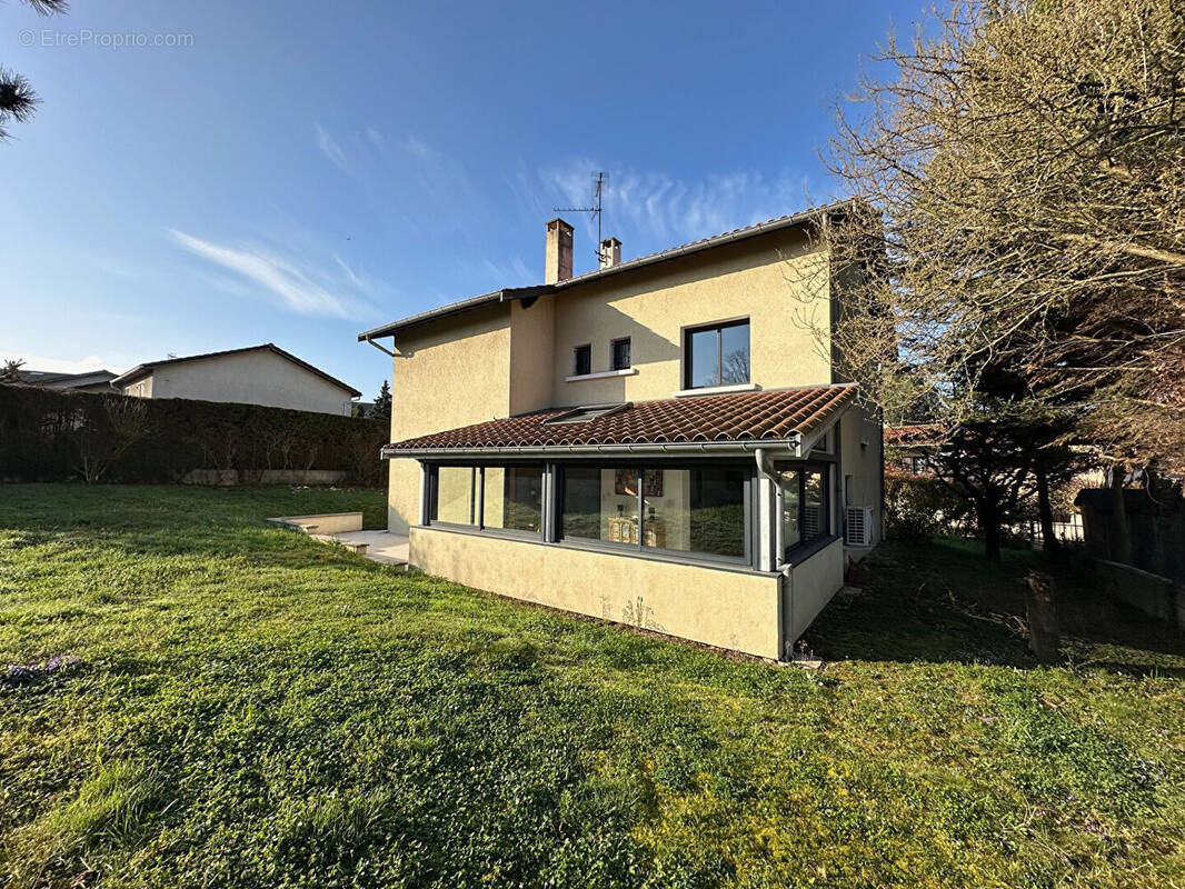 Maison à CHAMPAGNE-AU-MONT-D'OR