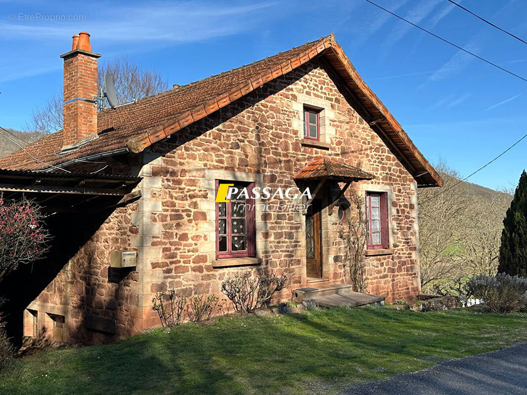 Maison à SAINT-CHRISTOPHE-VALLON
