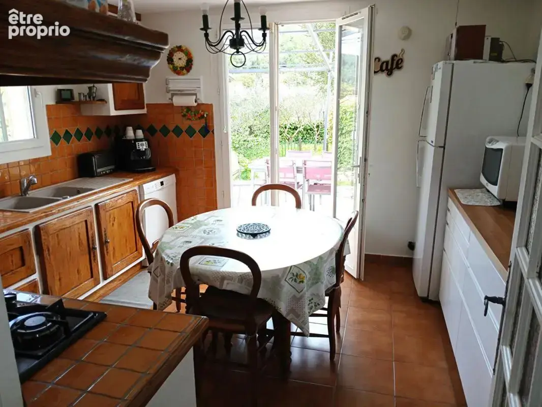 Villa T6 de 128m² sur 1118m² de terrain avec piscine et garage - Cabasse - photo 8