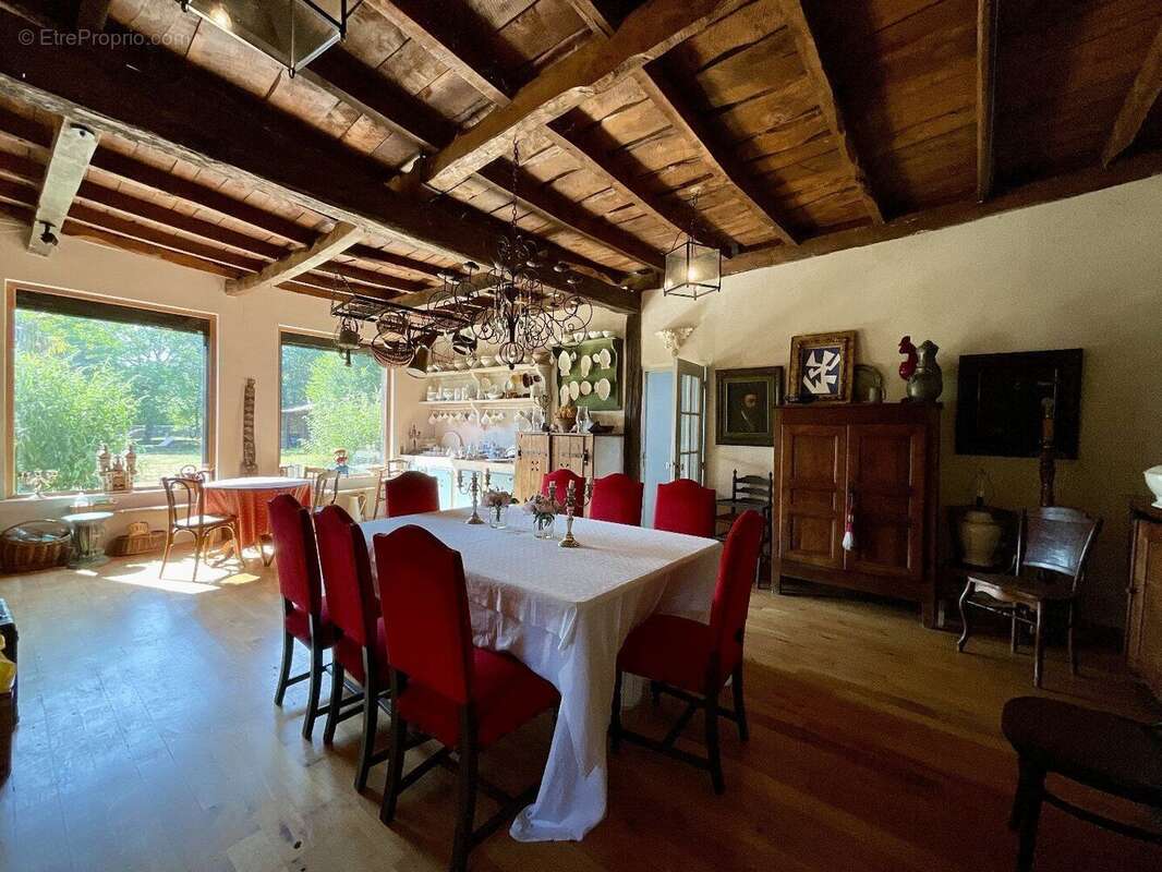 Corps de ferme - 300m2 hab. - 2,5 ha - photo 5