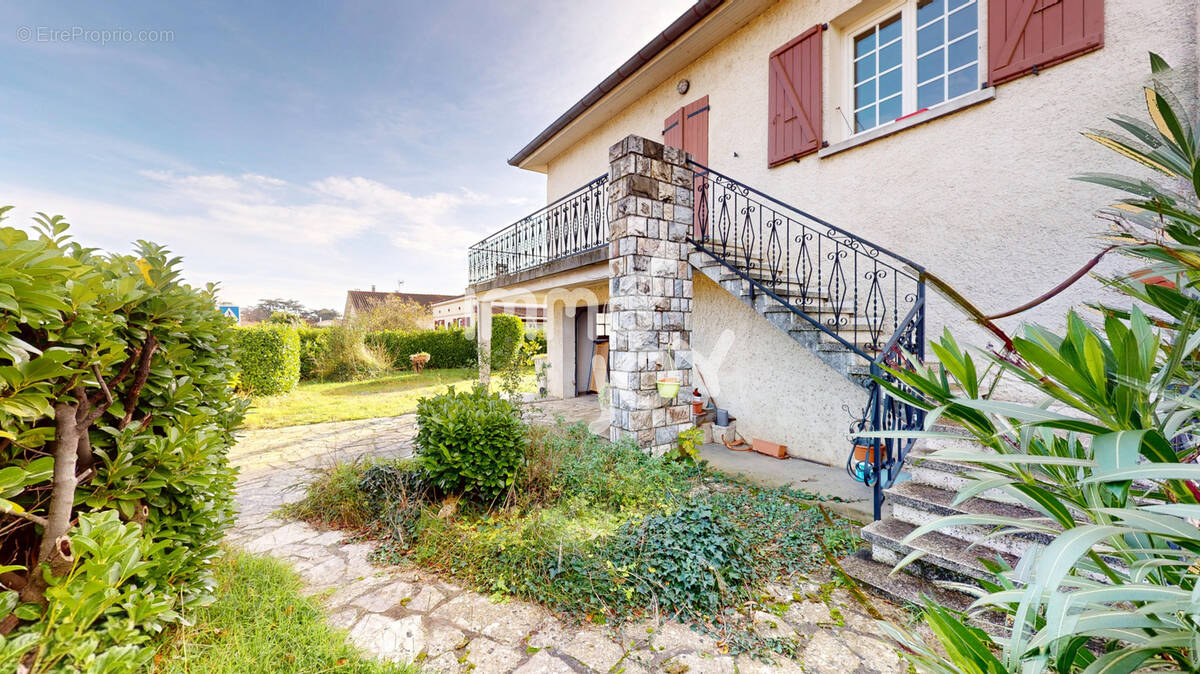 Maison à LABARTHE-SUR-LEZE