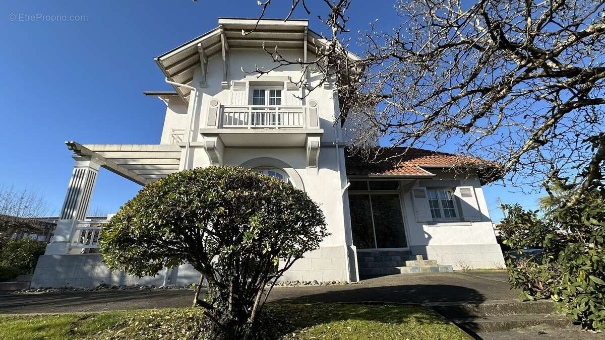 Maison de maitre de type t9 de 203 sur une parcelle de 1527 m2 - photo 28