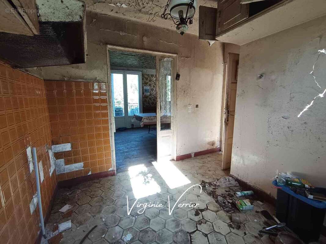 Maison à BRIGNAC-LA-PLAINE