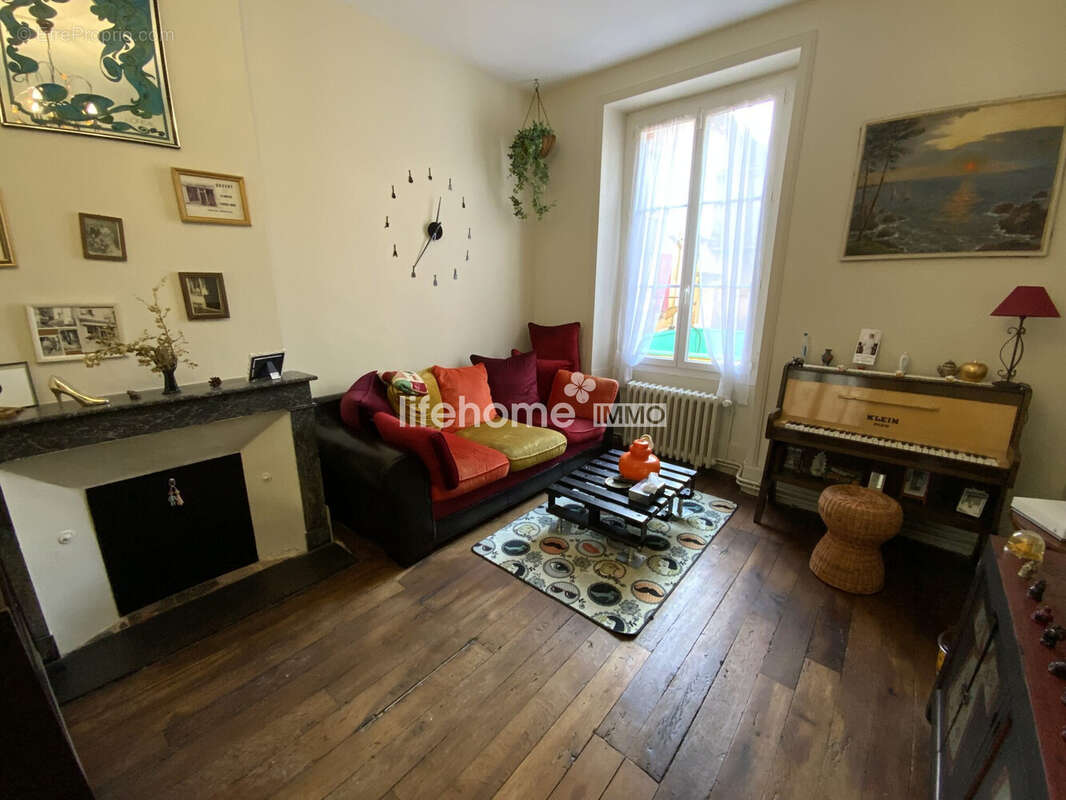 Maison 320 m² à Levroux  - photo 6