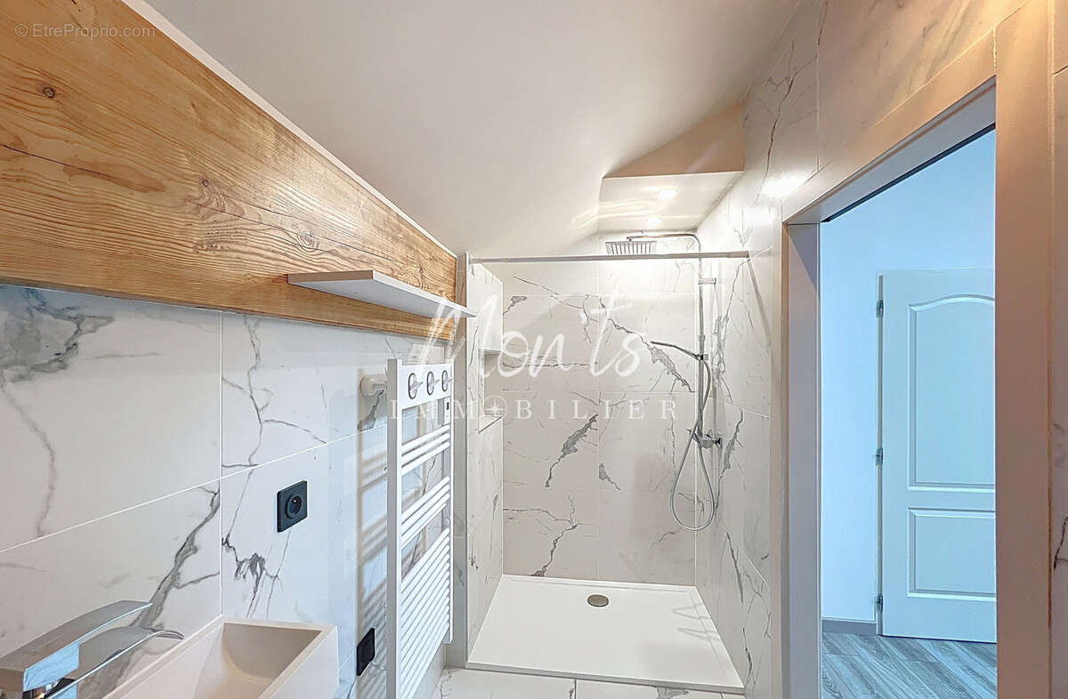 Appartement à VIRY
