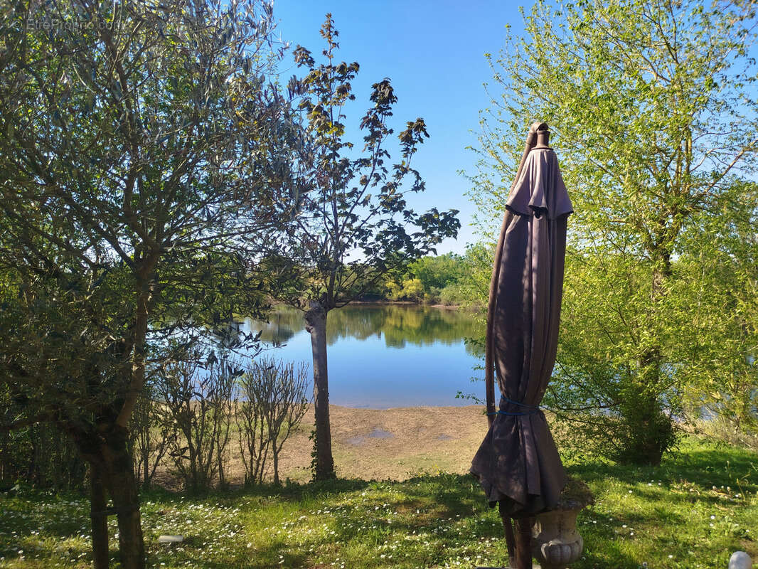 Maison à CIVRAC-SUR-DORDOGNE