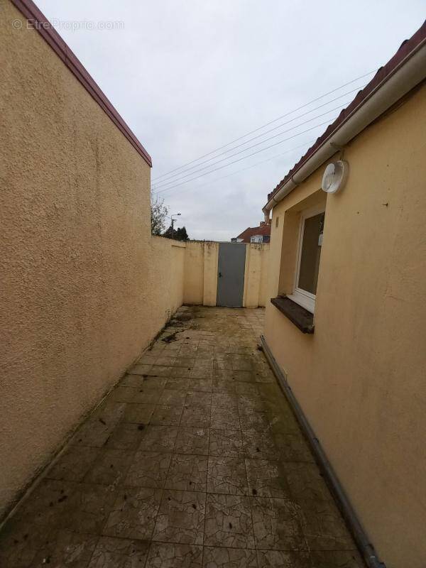 Maison à MONTIGNY-EN-GOHELLE