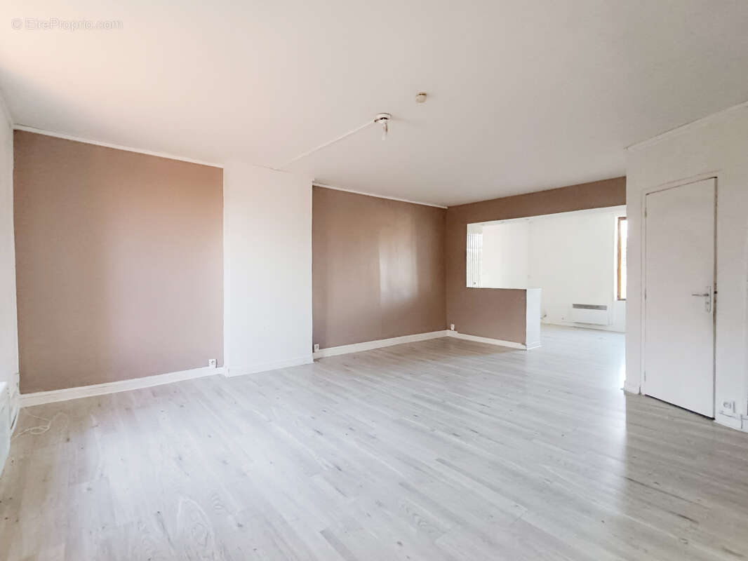 Appartement à MONCHECOURT