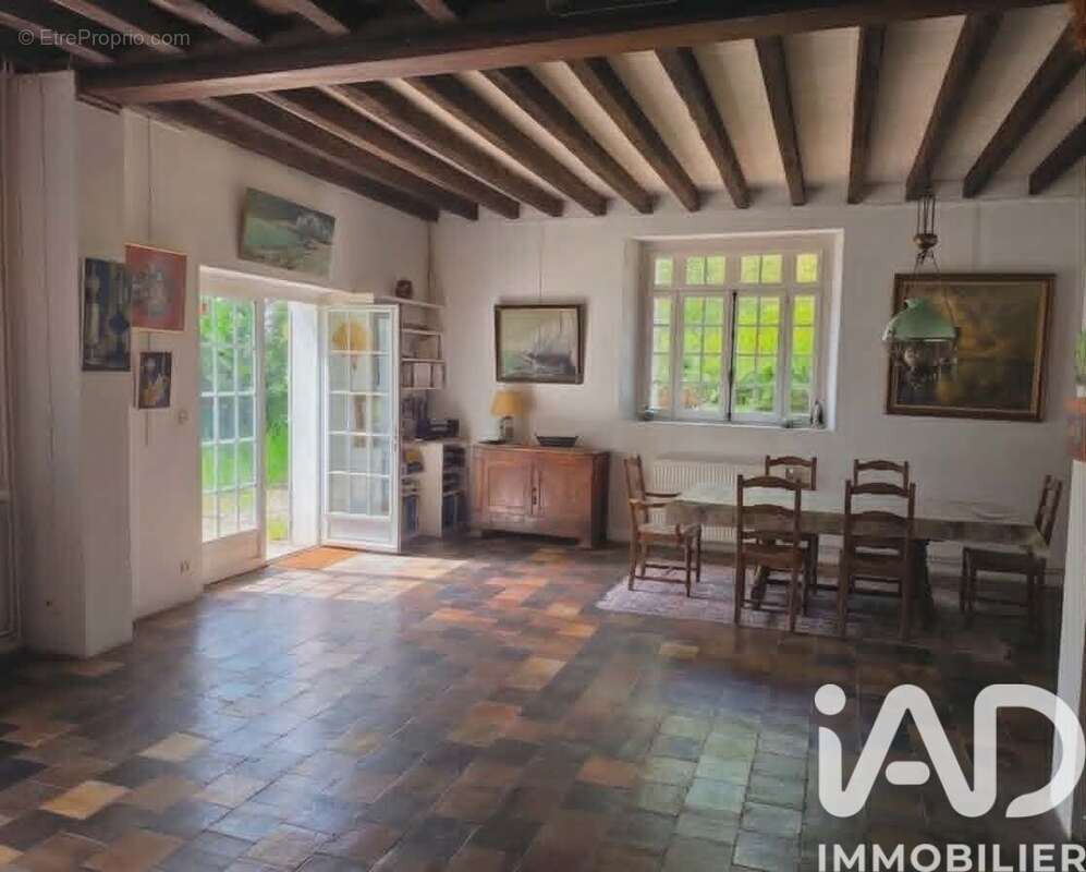 Photo 6 - Maison à LA CELLE-SAINT-CYR