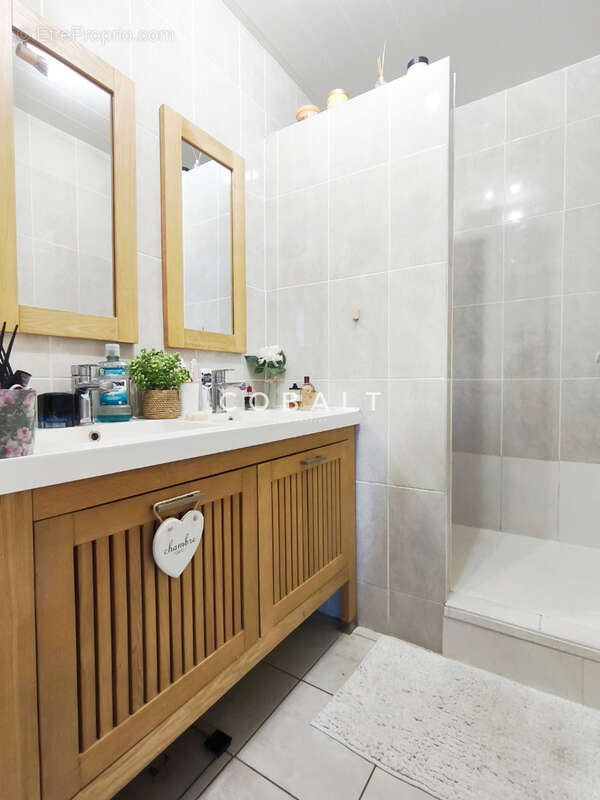 Appartement entièrement rénové - photo 9