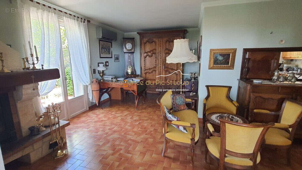 Maison à COMBAILLAUX