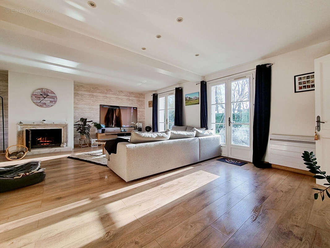 Maison Montfort L Amaury 7 pièces 175 m2 - photo 2