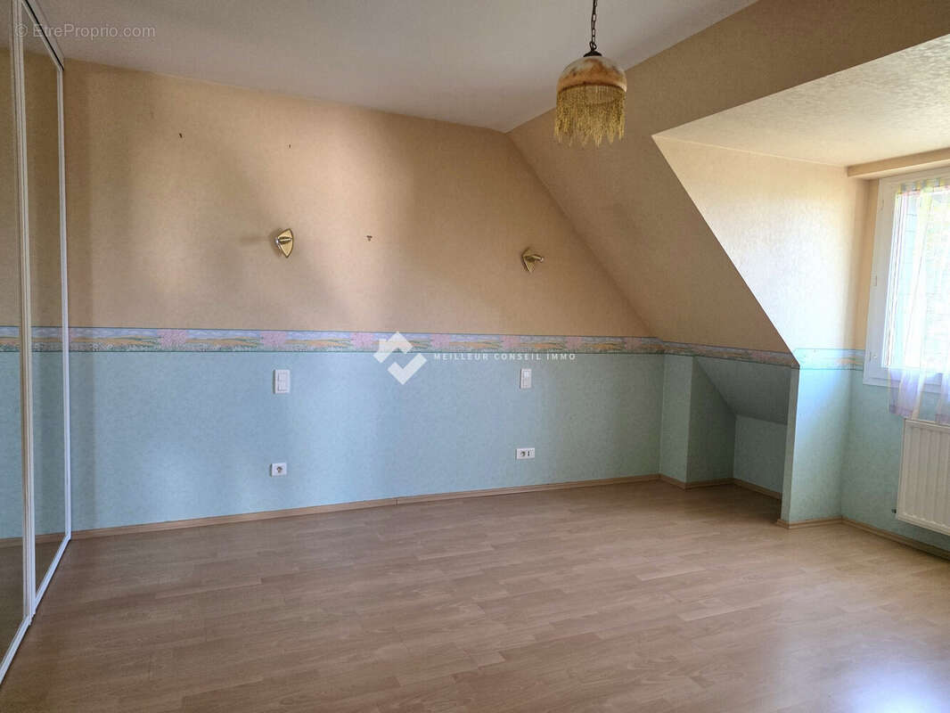 Maison 138 m² à Saint-Ave  - photo 9
