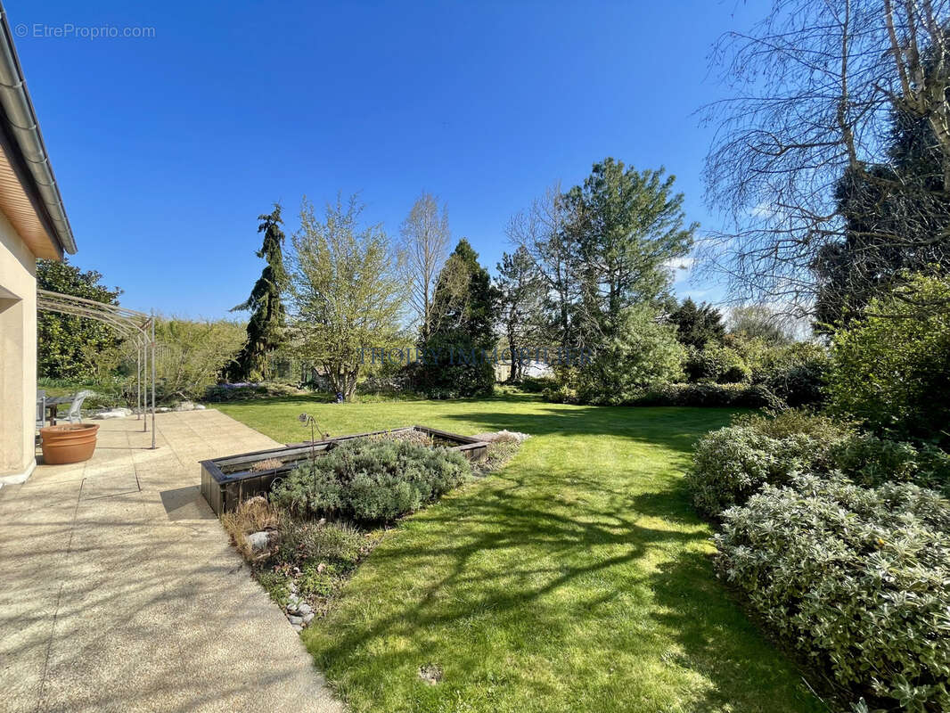 Maison à MONTFORT-L&#039;AMAURY