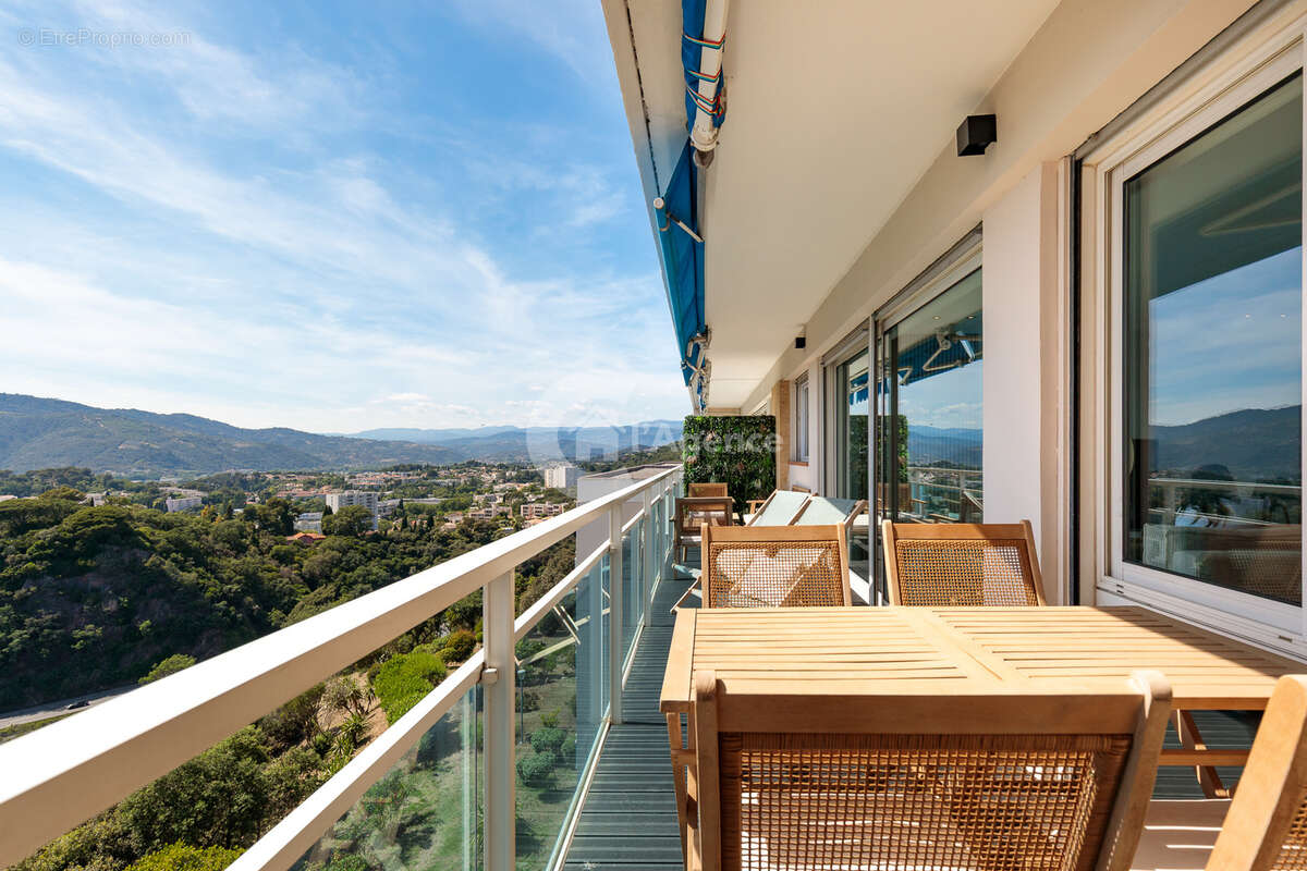 Appartement à LE CANNET