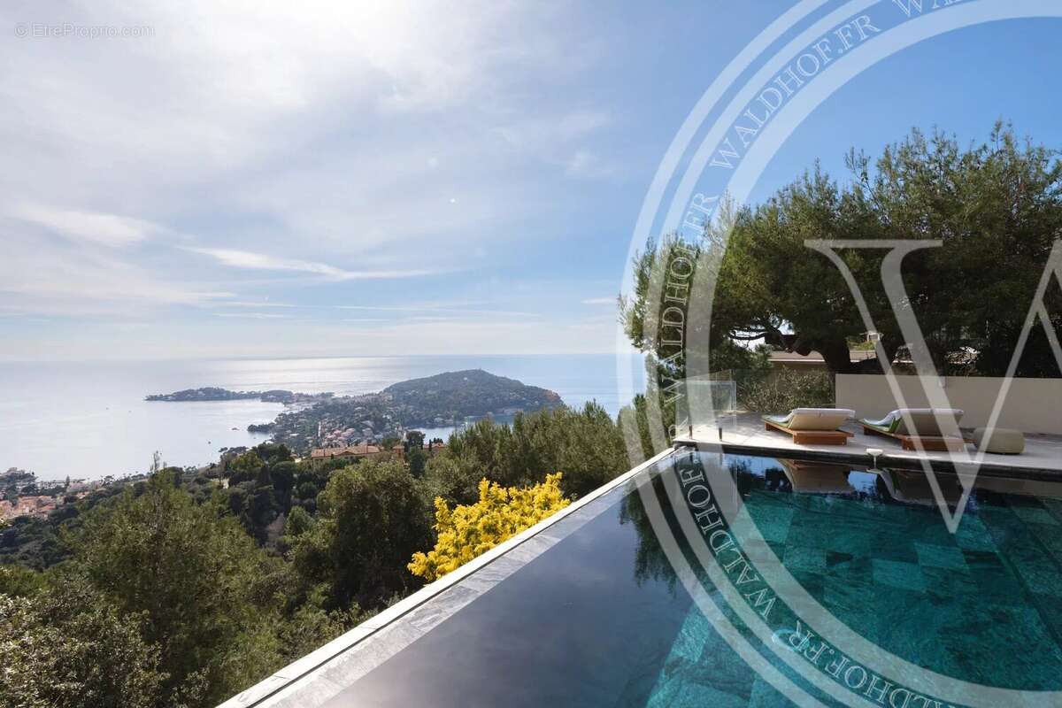 Villa contemporaine avec vue panoramique sur la mer et piscine à débordement surplombant le Cap Ferrat à seulement 21 minutes de - photo 8