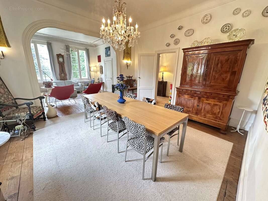 Maison à COUTRAS