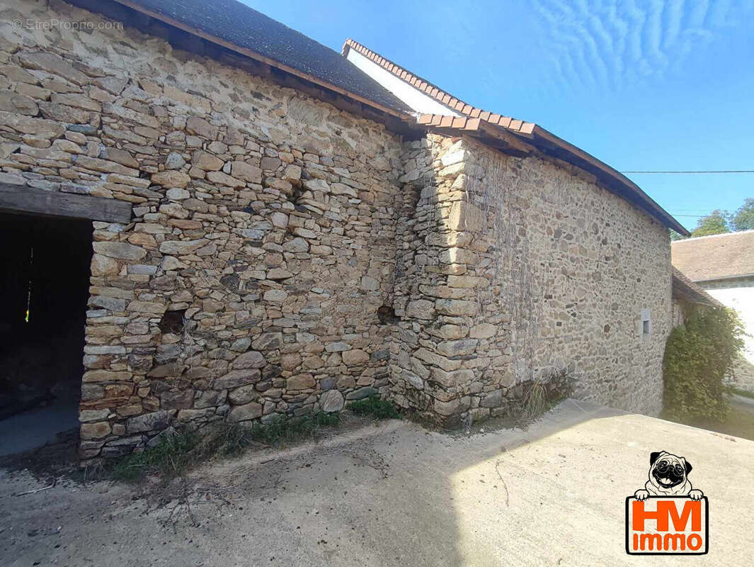 Maison à SAINT-HILAIRE-LES-PLACES