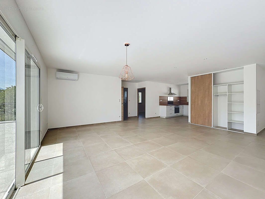 Appartement Neuf Grand T3 à Ghisonaccia - photo 6