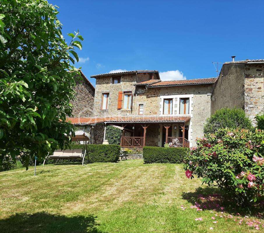 Maison 6 pièces 143 m² - photo 2