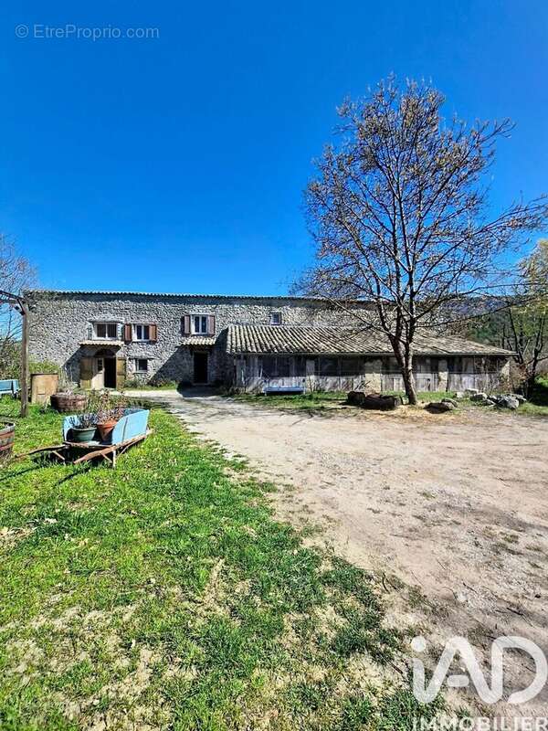 Maison 279 m² à Noyers-Sur-Jabron  - photo 3