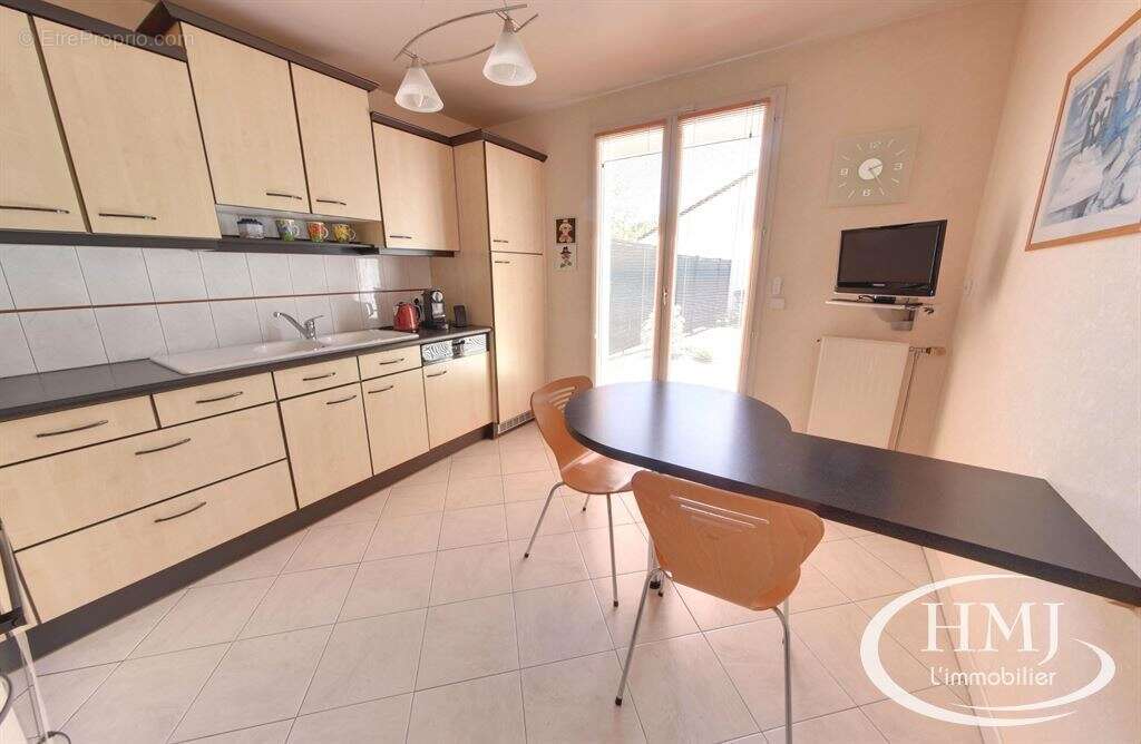 Maison 140 m² à Courcouronnes  - photo 7