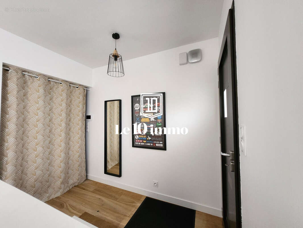 Entrée - Maison à LE LOROUX-BOTTEREAU