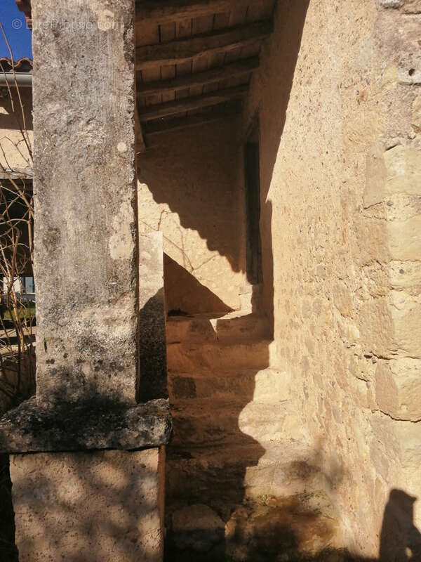 Maison à VILLEBOIS-LAVALETTE