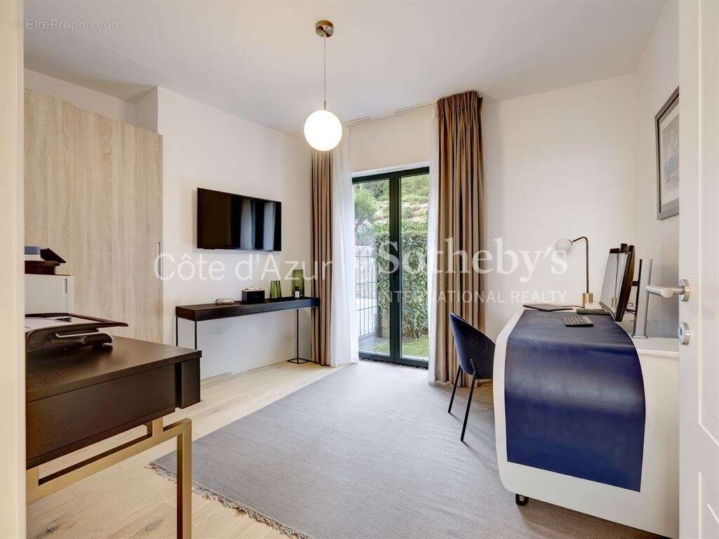 Appartement à VALLAURIS