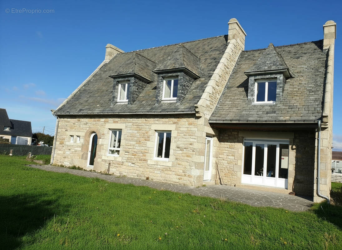 Maison à LANNILIS