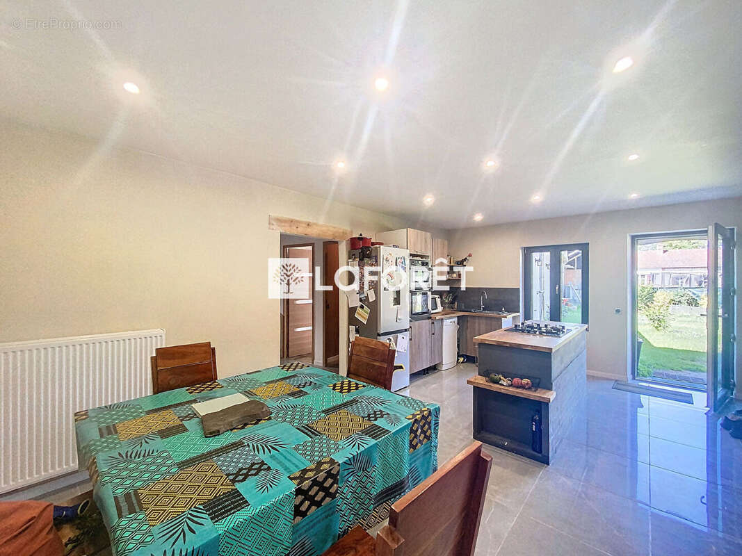 Maison à CRUCEY-VILLAGES