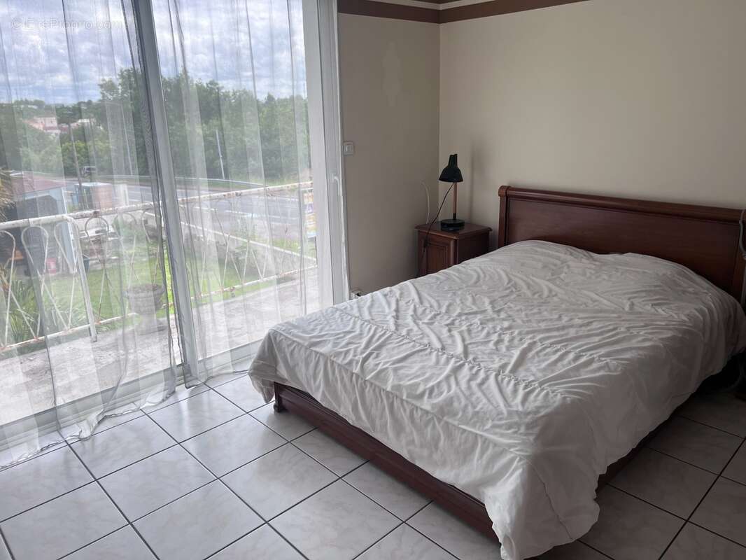 Maison à vendre 6 pièces SAINTES (17) et un appartement - photo 8