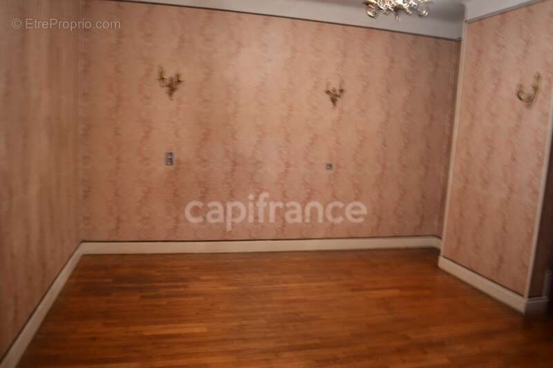 Maison à VARENNES-VAUZELLES