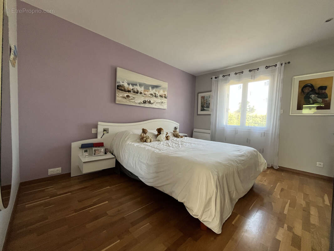 Bourg du CELLIER -  Belle maison plain pied  - 200 m2 - 8 pièces - piscine - photo 6