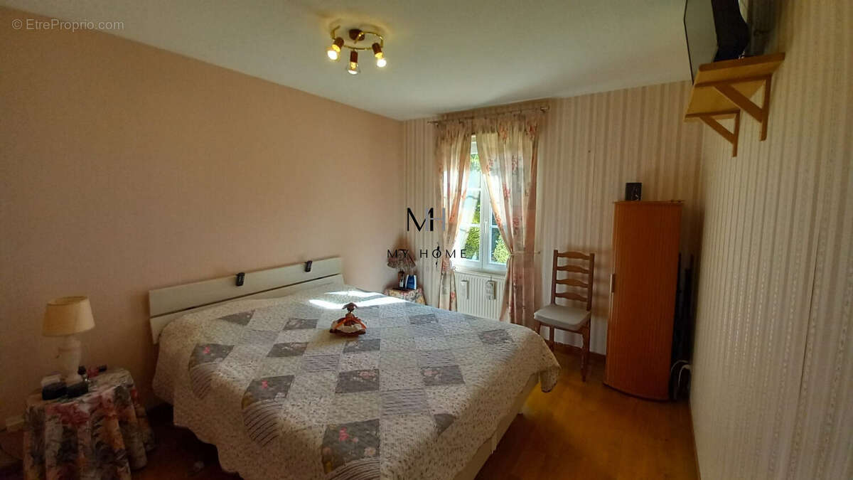 Maison à SAINT-LANGIS-LES-MORTAGNE