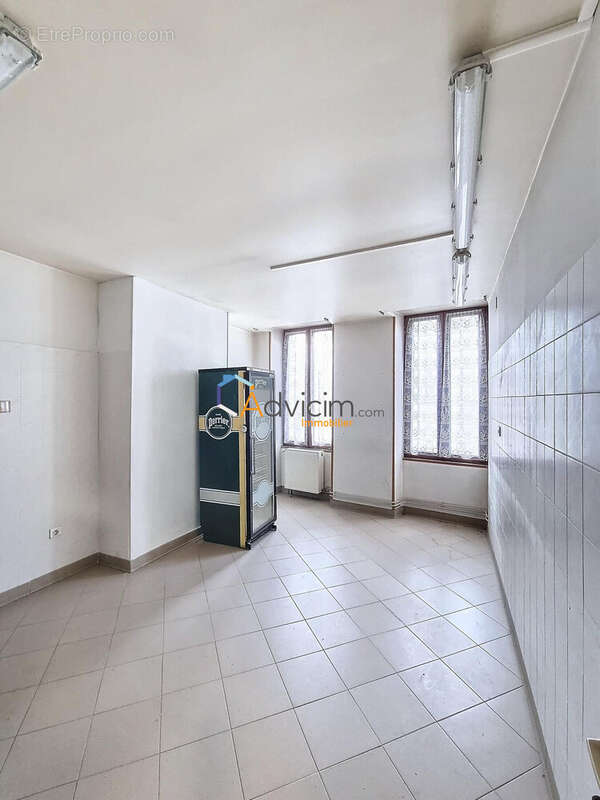 pièce 1er étage - Maison à BRIENON-SUR-ARMANCON