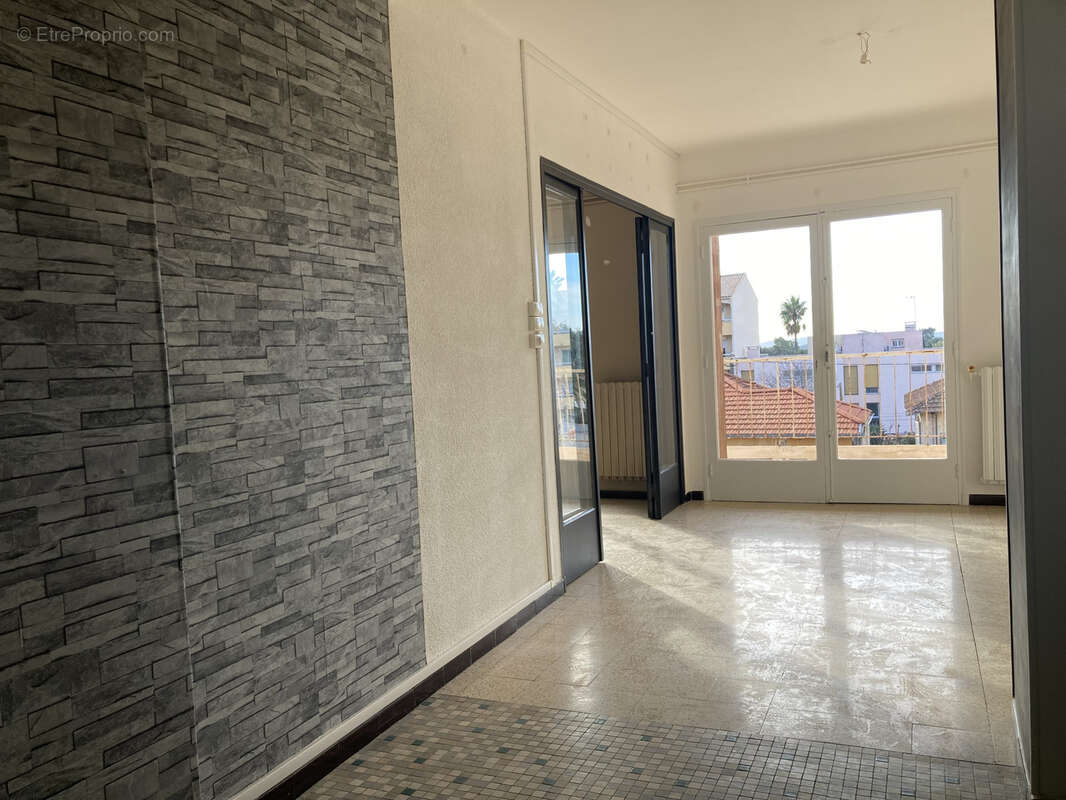 Appartement à HYERES