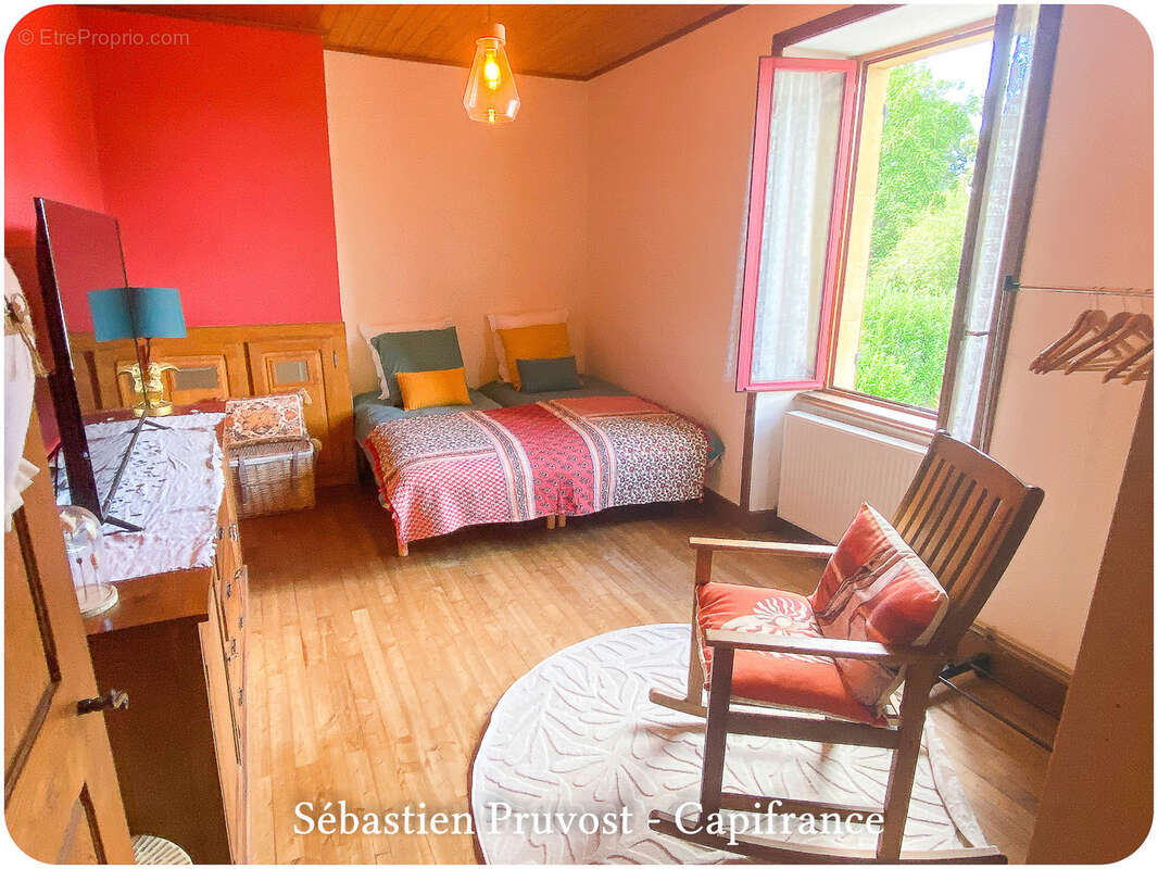Dpt Dordogne (24), à vendre 11 pièces proche Thiviers (24) propriété de 325 m², terrain 22200 m², dépendance, piscine - photo 10