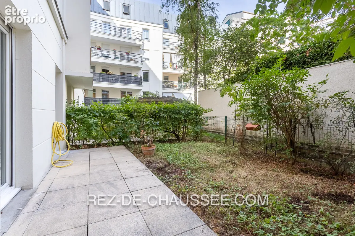 Bureaux pour profession liberale avec terrasse  jardin et parking - photo 2
