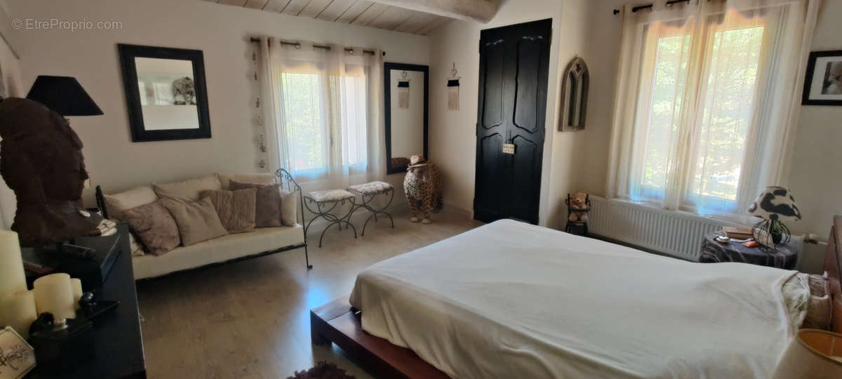 Maison à VILLECROZE