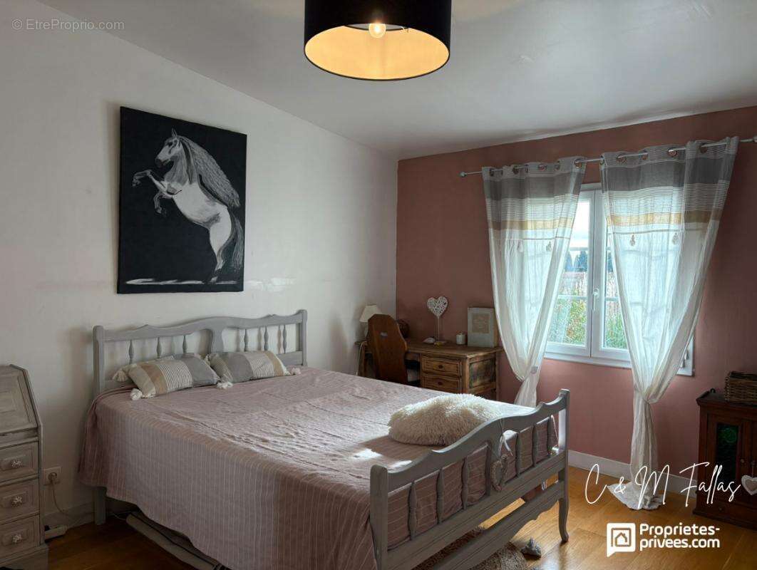 Maison à CAMARET-SUR-AIGUES