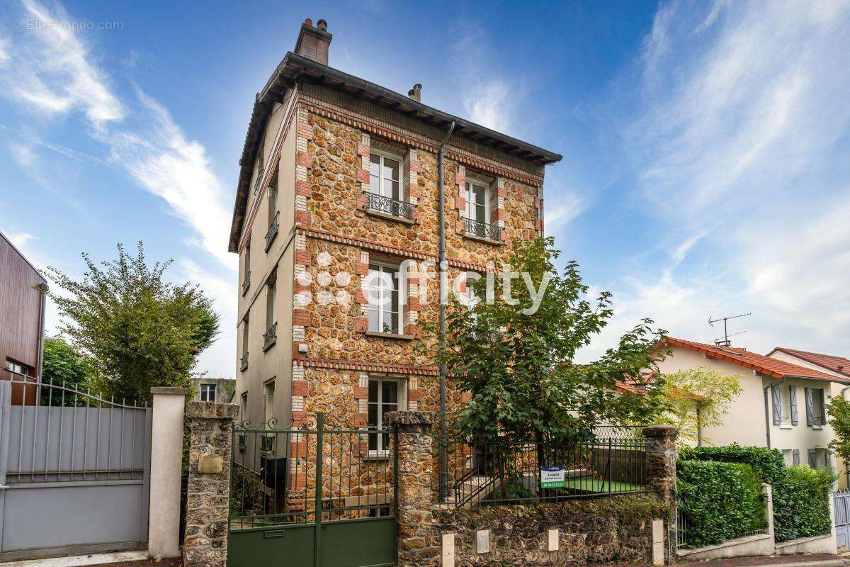 Appartement à VILLE-D'AVRAY