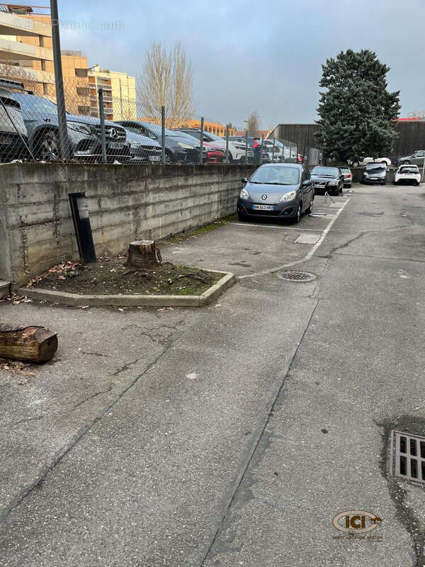 Parking à ANNEMASSE