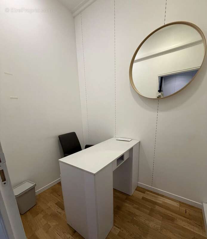 Commerce à PARIS-7E