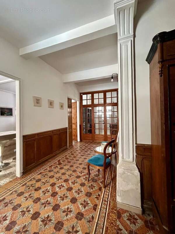 Maison à MONTOULIERS