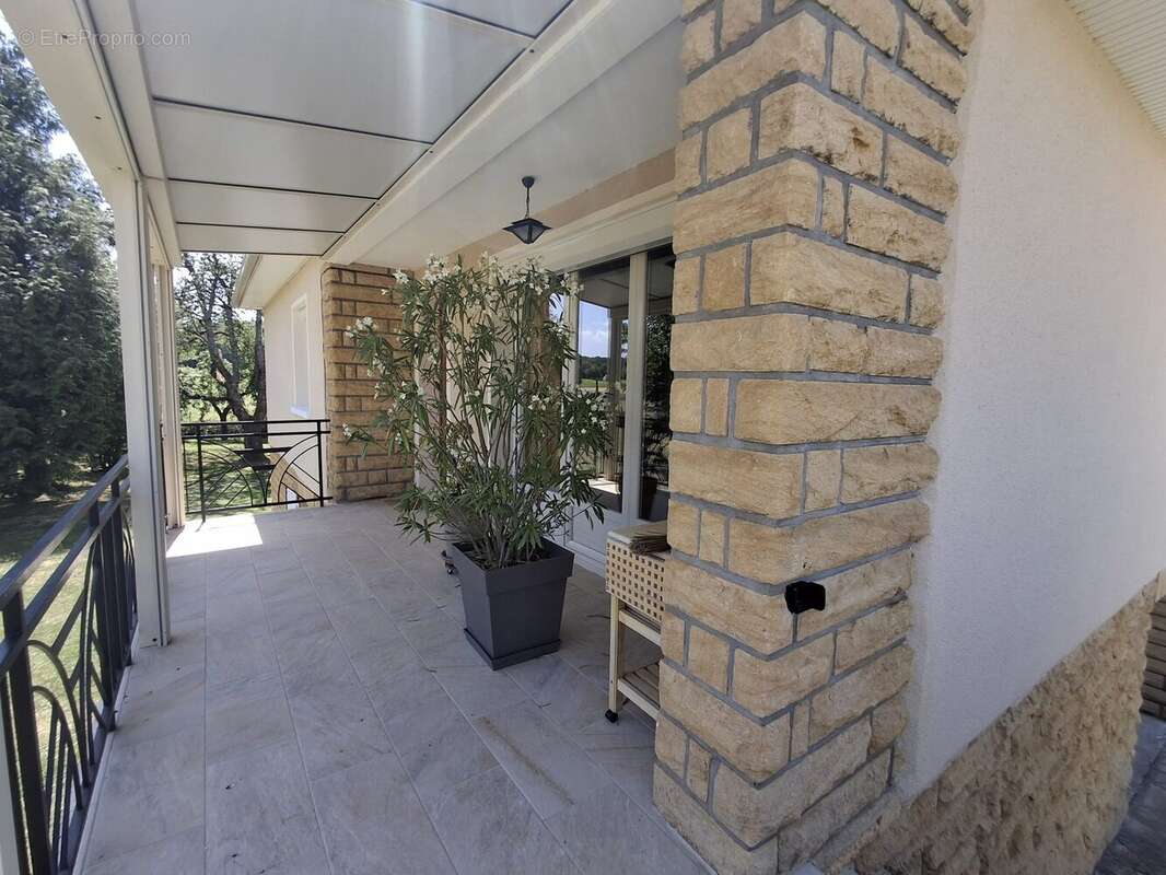 Maison à MONPAZIER