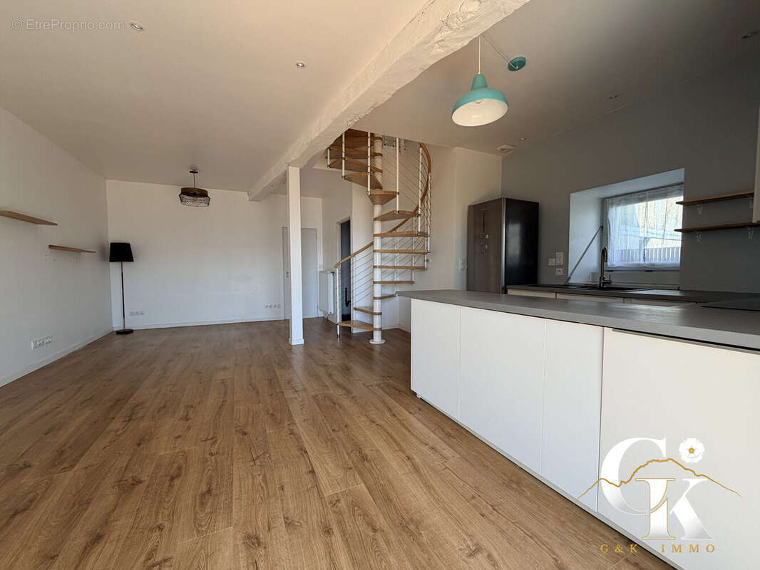 Appartement à CORENC