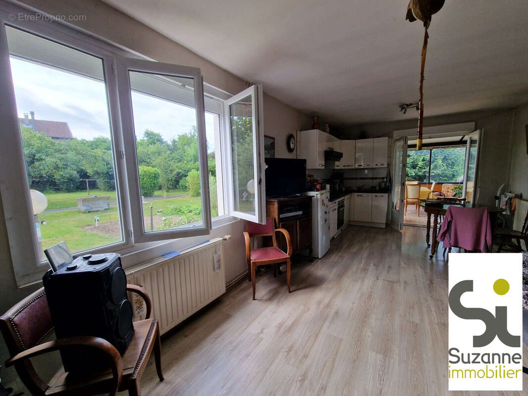 Maison 80 m² à Viriville  - photo 6