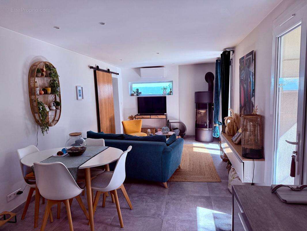 Appartement à VENELLES