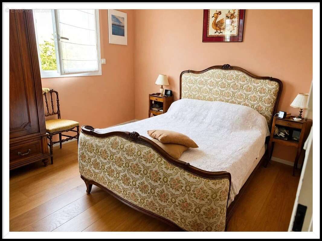 Appartement à BAGNOLS-SUR-CEZE